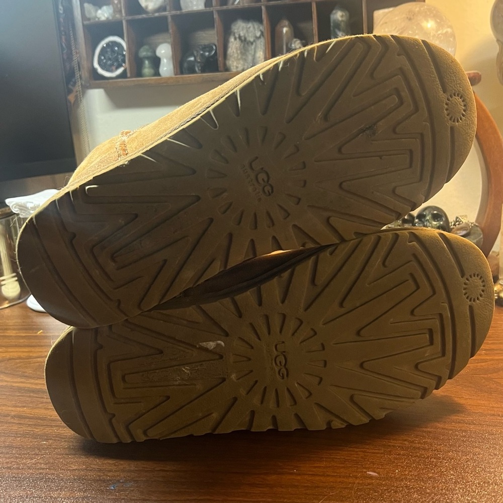 UGG Australia Short Classic Boot - Picture 8 of 13